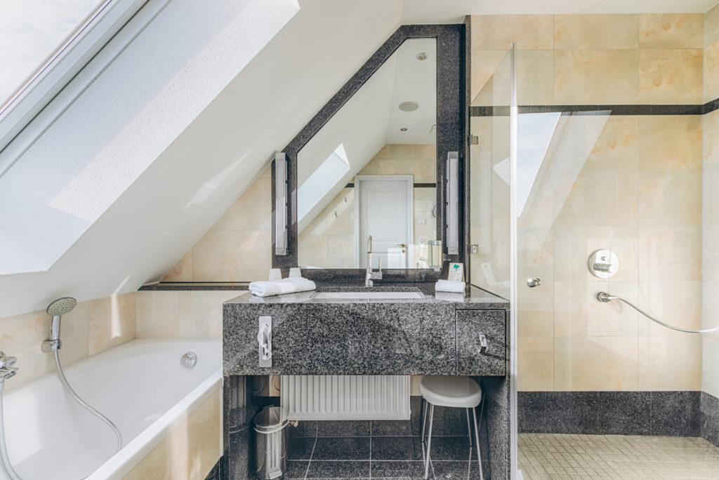 moosburgerhof_doppelzimmer_bad_01